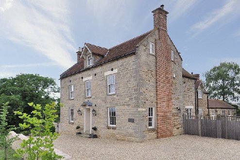 An 18thC farmhouse (found in the Wall Street Journal, of all places! 18thC farmhouse