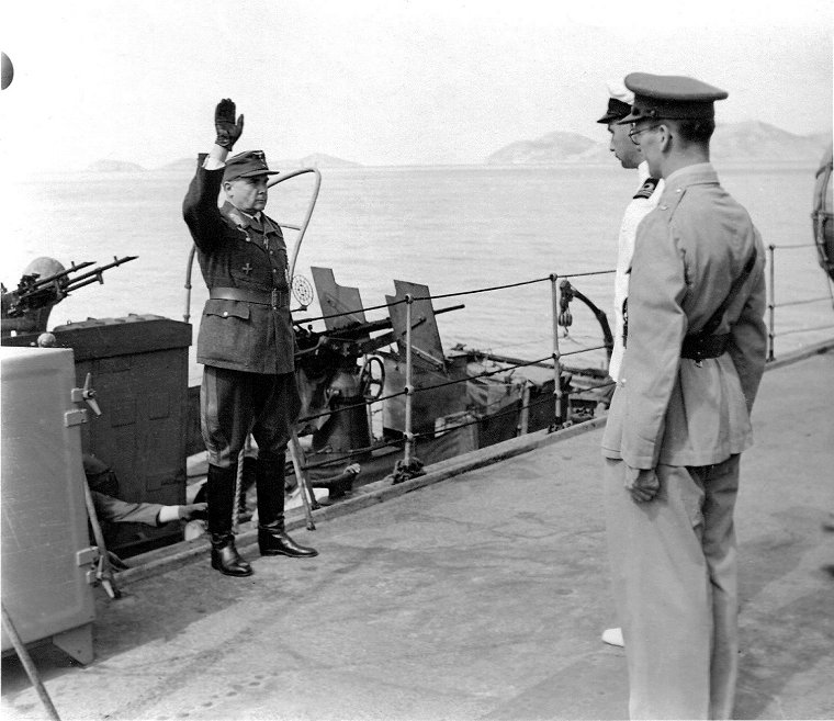Gen Wagener giving Nazi salute