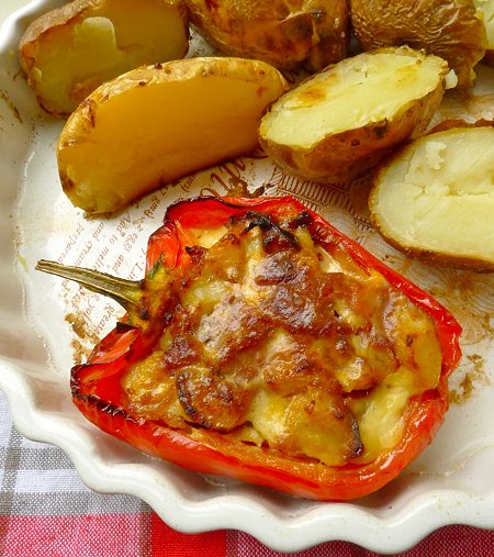 stuffed pepper with potatoes, by Ewa Hearfield